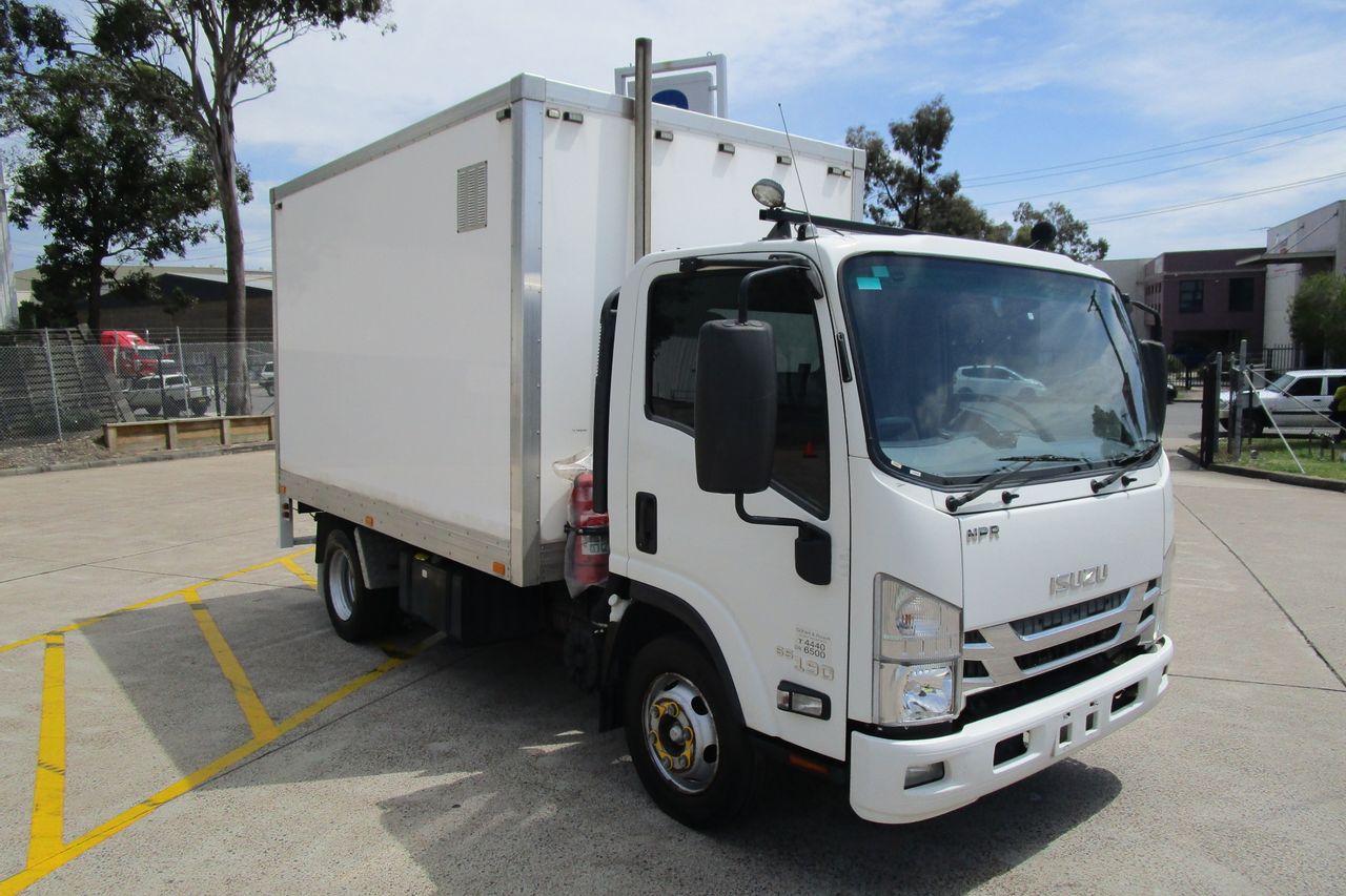 2015 Isuzu NPR 300 MEDIUM Service Pantech | Trucks | 76T00MG | City Hino