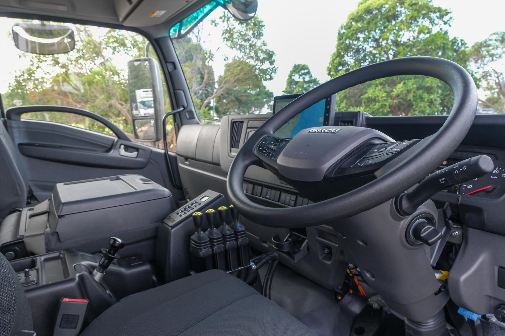 2025 Isuzu F Series FYJ 320-355 AT R60 HYVA Hooklift image 7