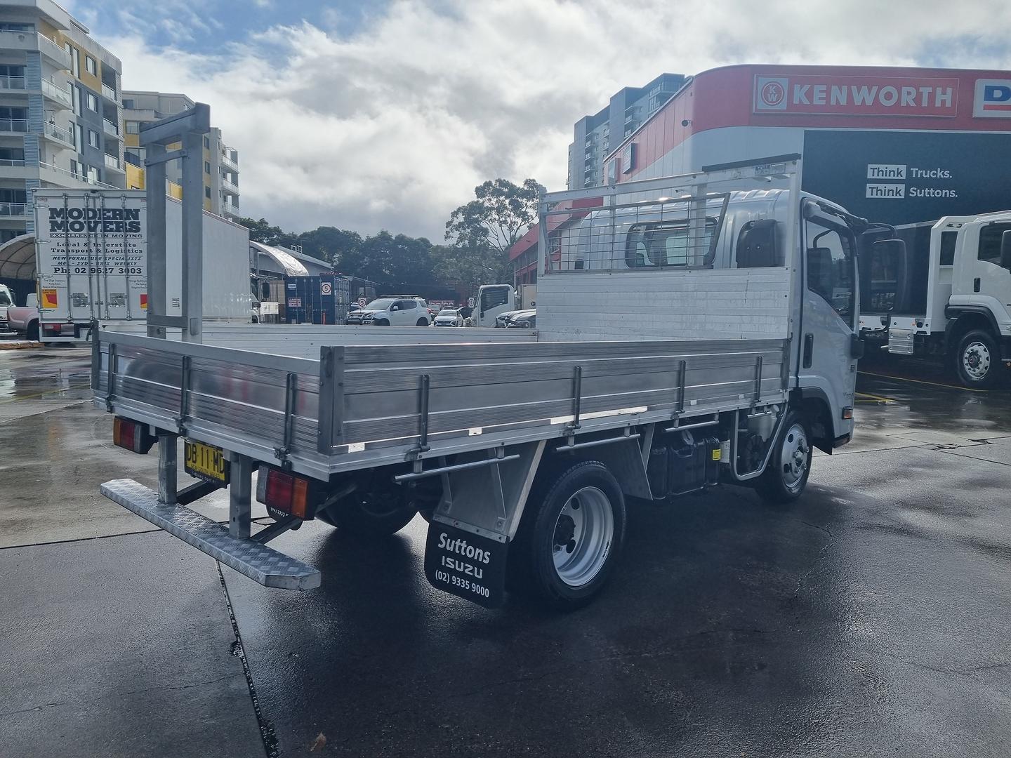 2021 Isuzu N Series NLR 45-150 Traypack image 11