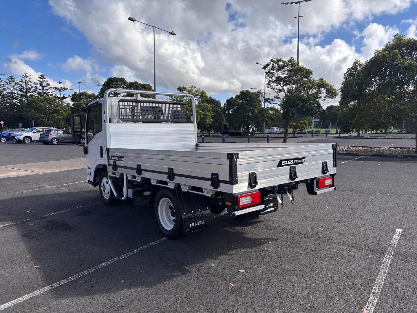 2025 Isuzu N Series NLR 45-150 DT D25 Traypack image 2