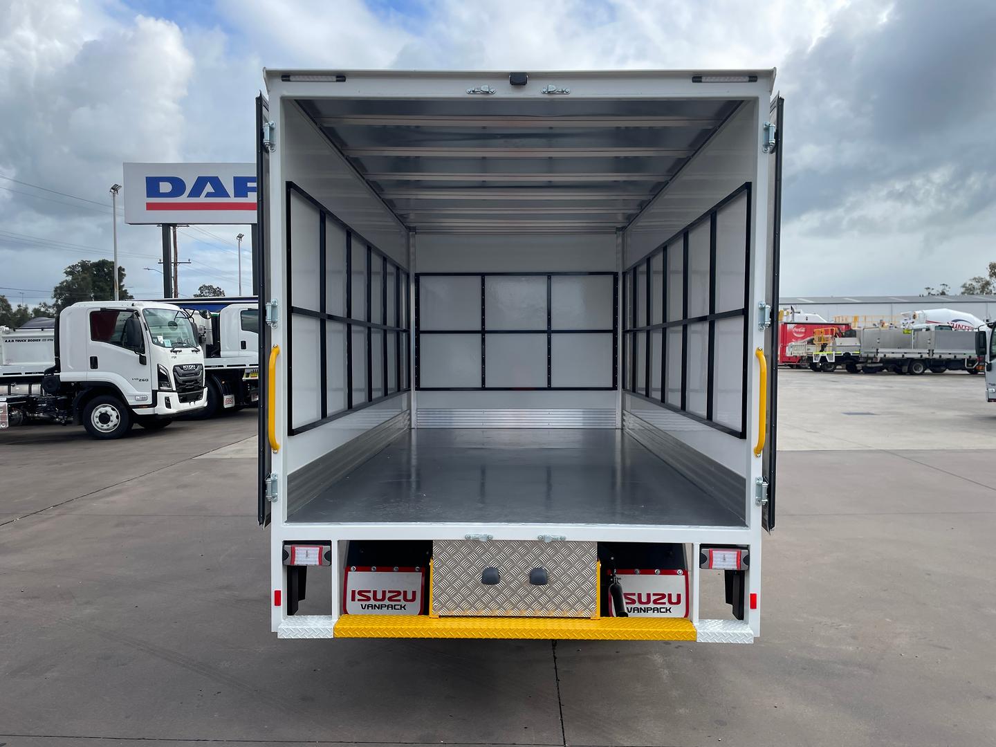 2026 Isuzu N Series NNR 45-150 DT D34 Vanpack Vanpack image 13
