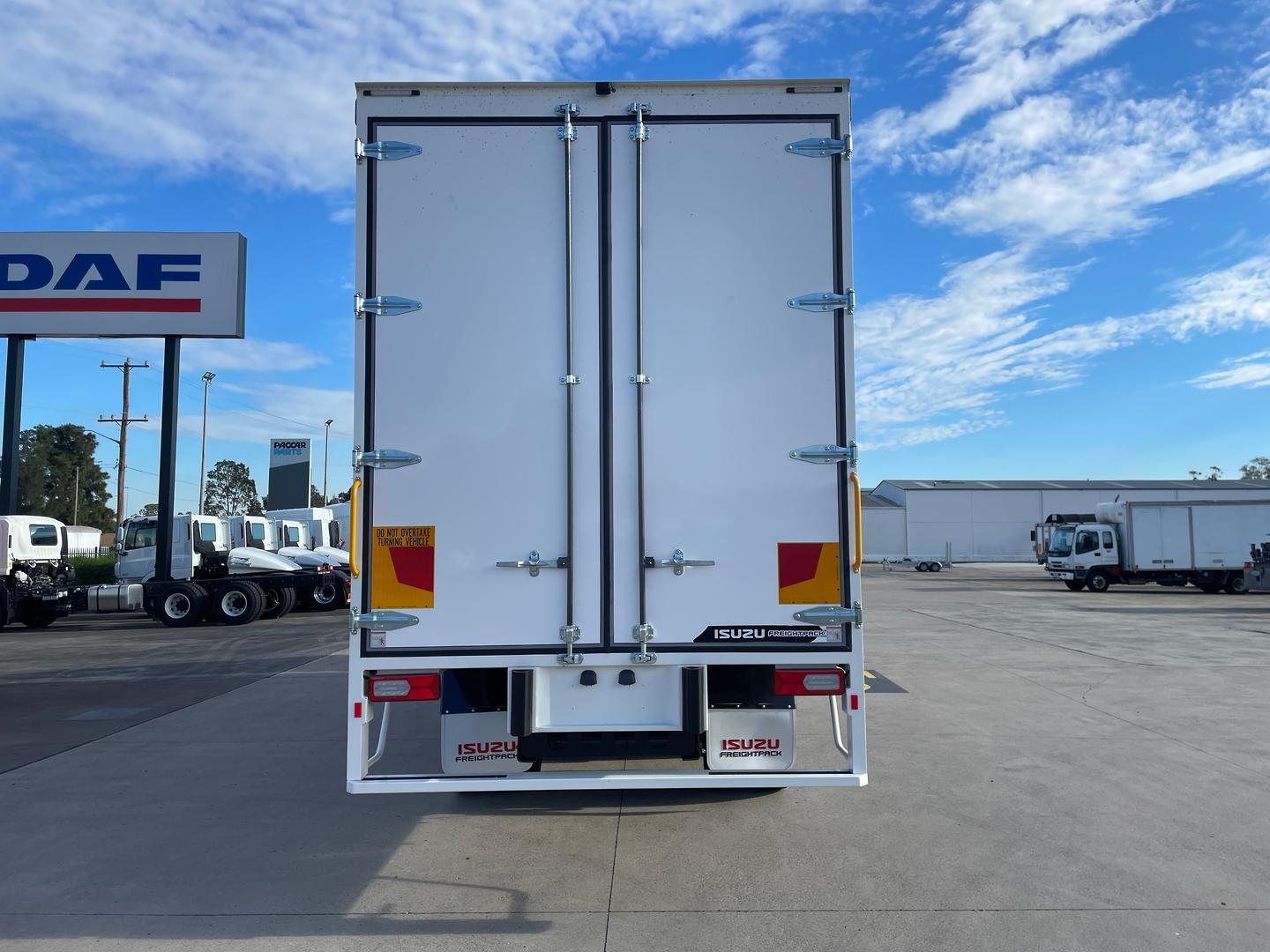 2026 Isuzu F Series FVL 260-300 Freightpack 14 Pallet Curtainsider image 6