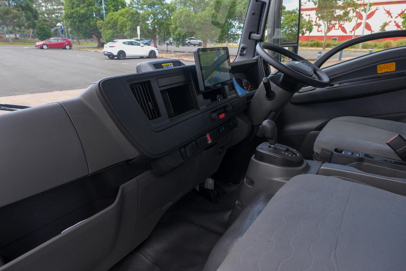 2025 Isuzu N Series NPR 45/65-175 DT D28 Tradepack image 9