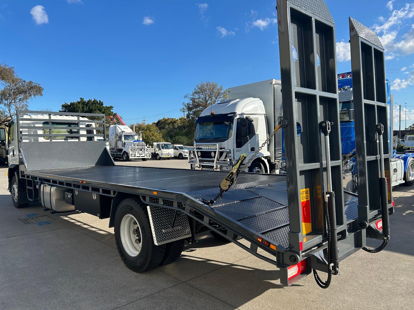 2025 Isuzu FVD 170-300 AT R70 Beavertail FVD 170-300 AT R70 Beavertail Beavertail image 3