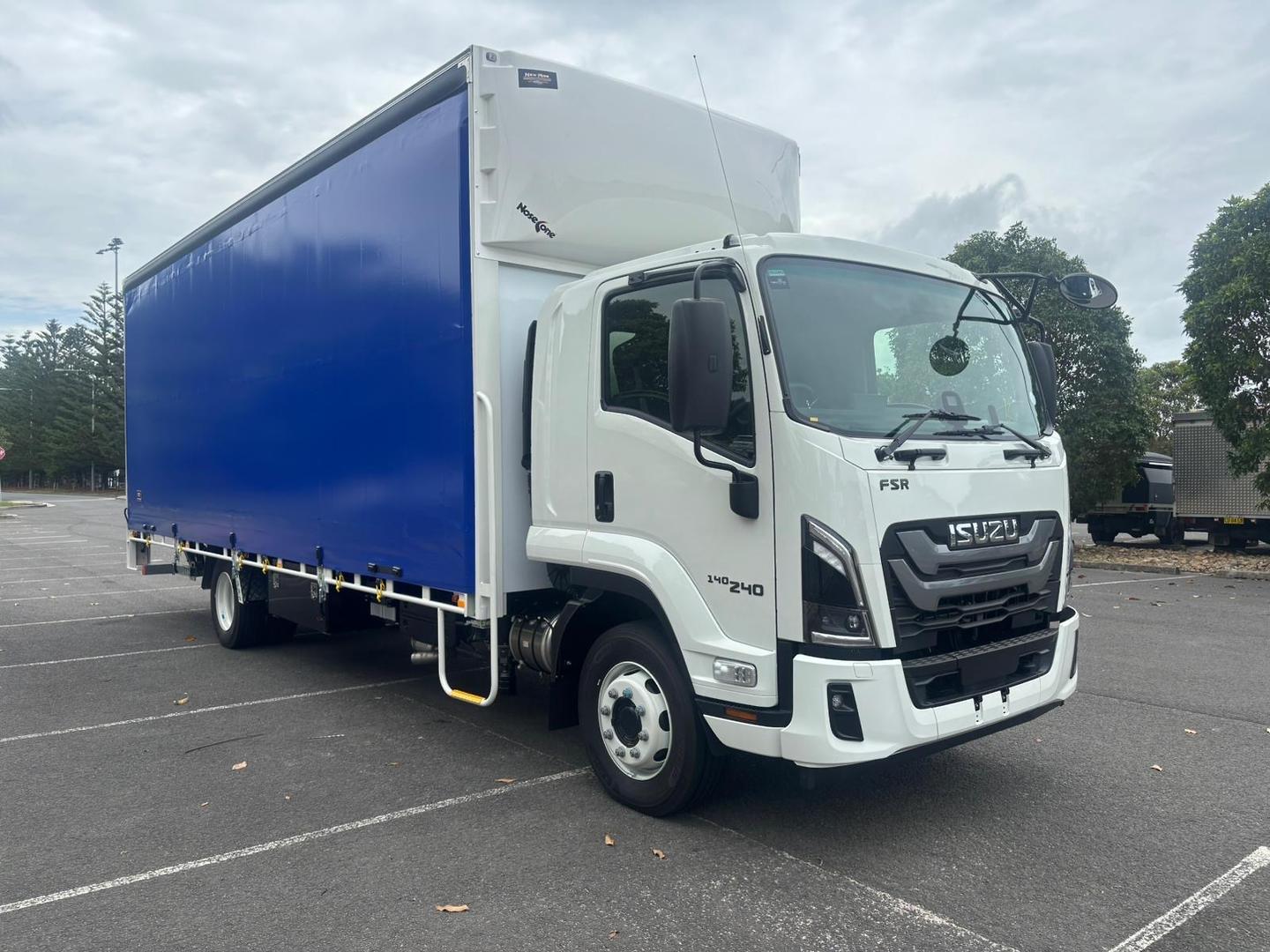 2025 Isuzu F Series FSR 140/120-240 AM R56 NEW AGE 12 Pallet Taughtliner and Tailgate image 8