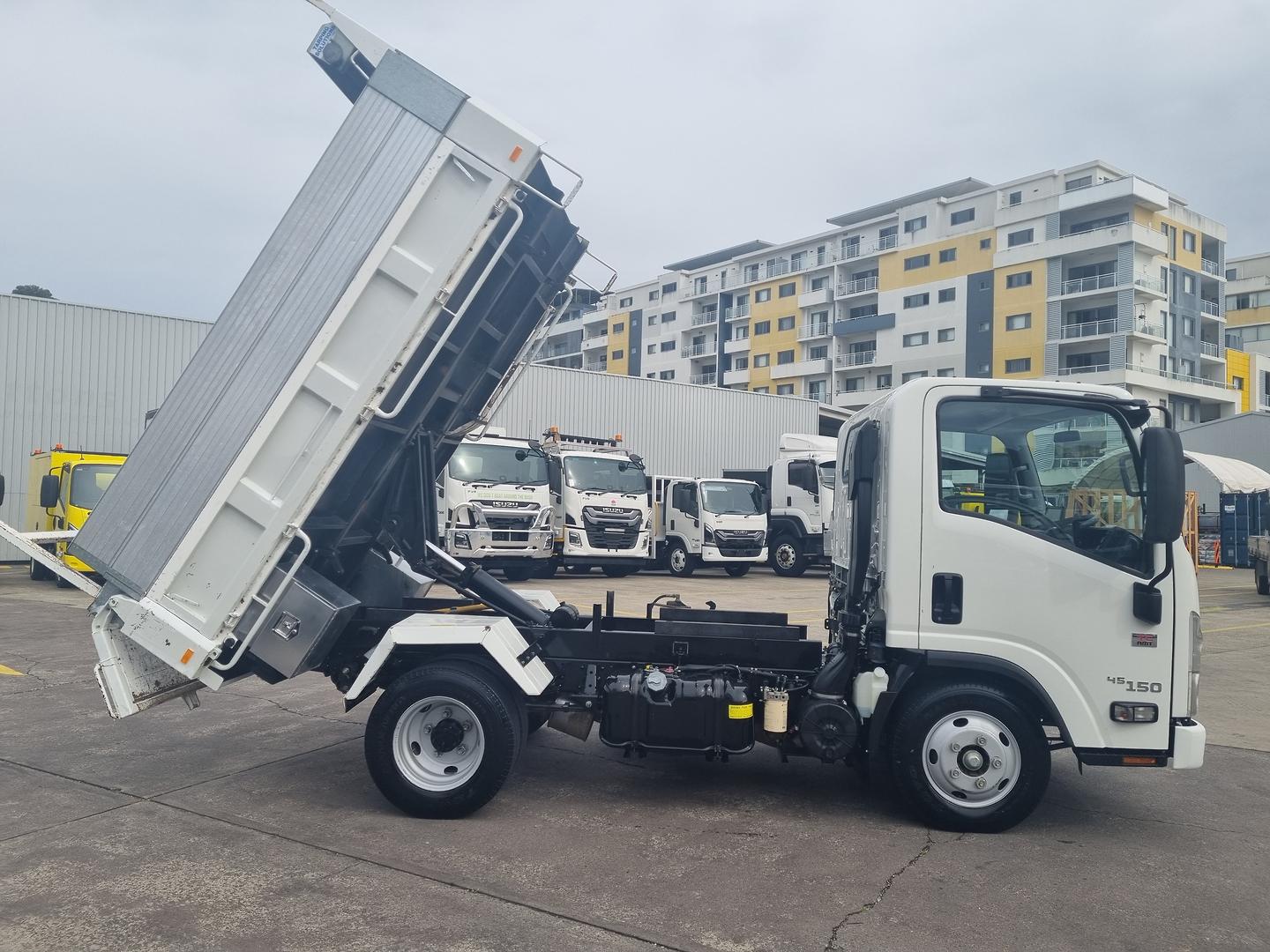 2020 Isuzu N Series NMR 60/45-150 image 14