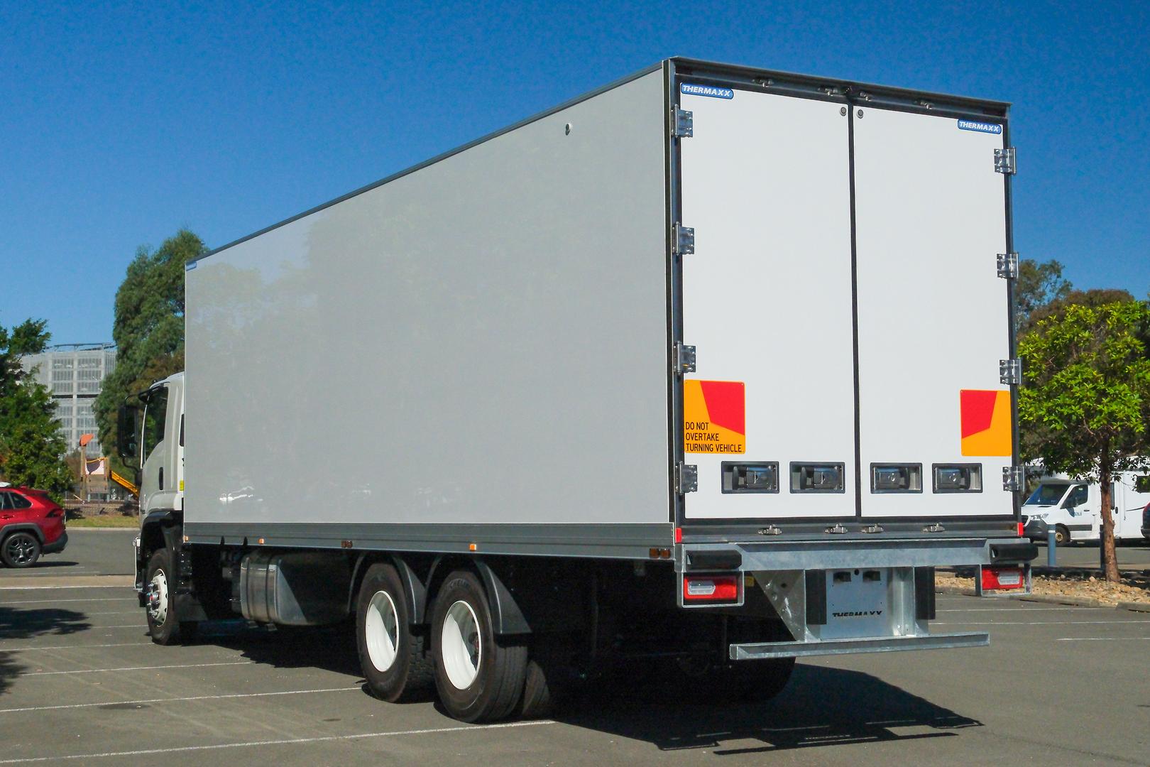 2025 Isuzu F Series FVL 260-300 AT R67 TRS 14 Pallet Fridge Body and Fridge image 2