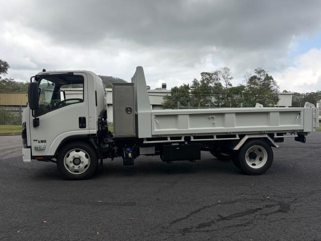 2025 Isuzu NQR 88/80-190 AM D38 Tipper Tipper image 5