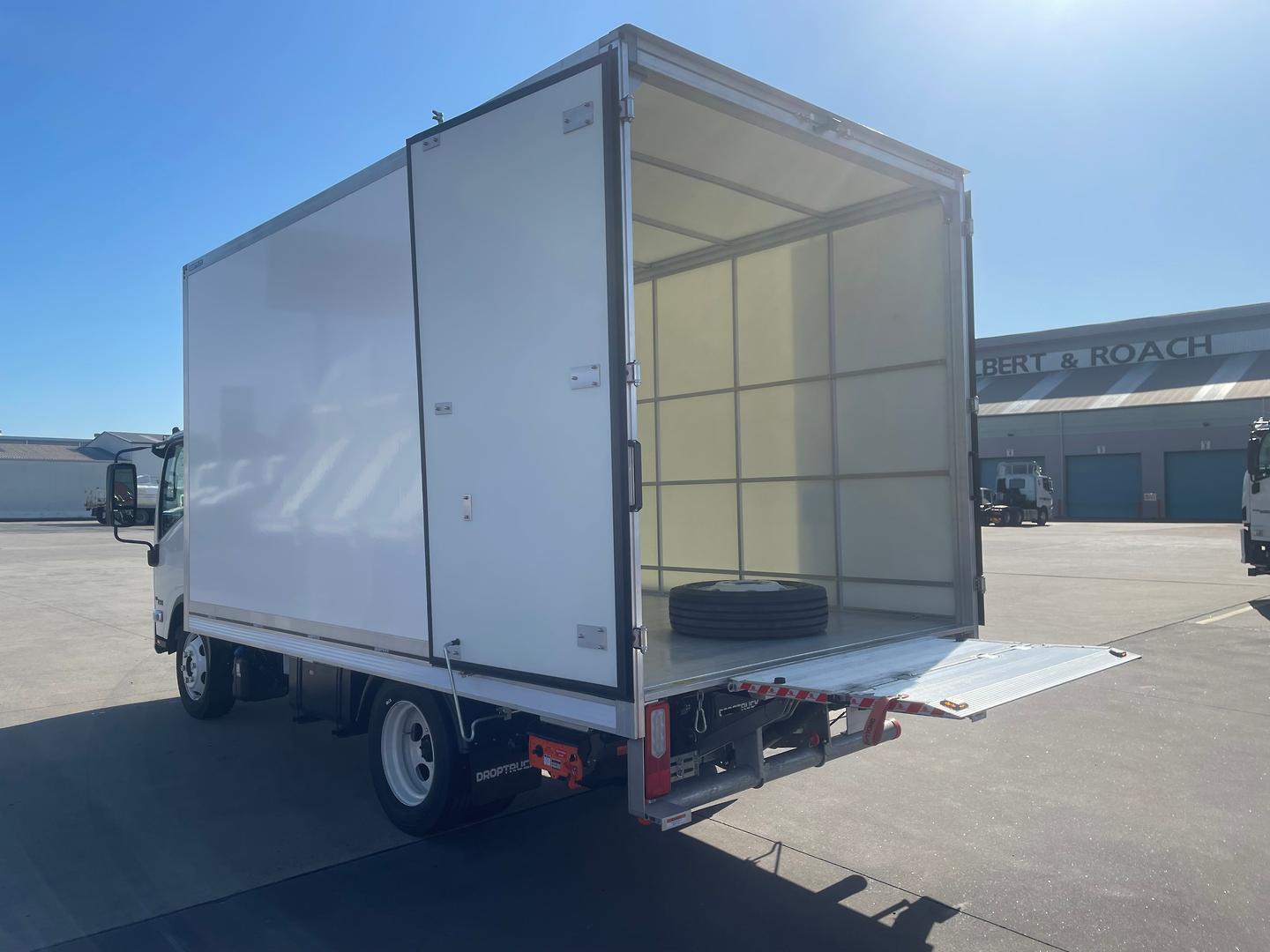 2025 Isuzu NQR 88/80-190 AM NQR 88/80-190 AM D34 PanTech image 9