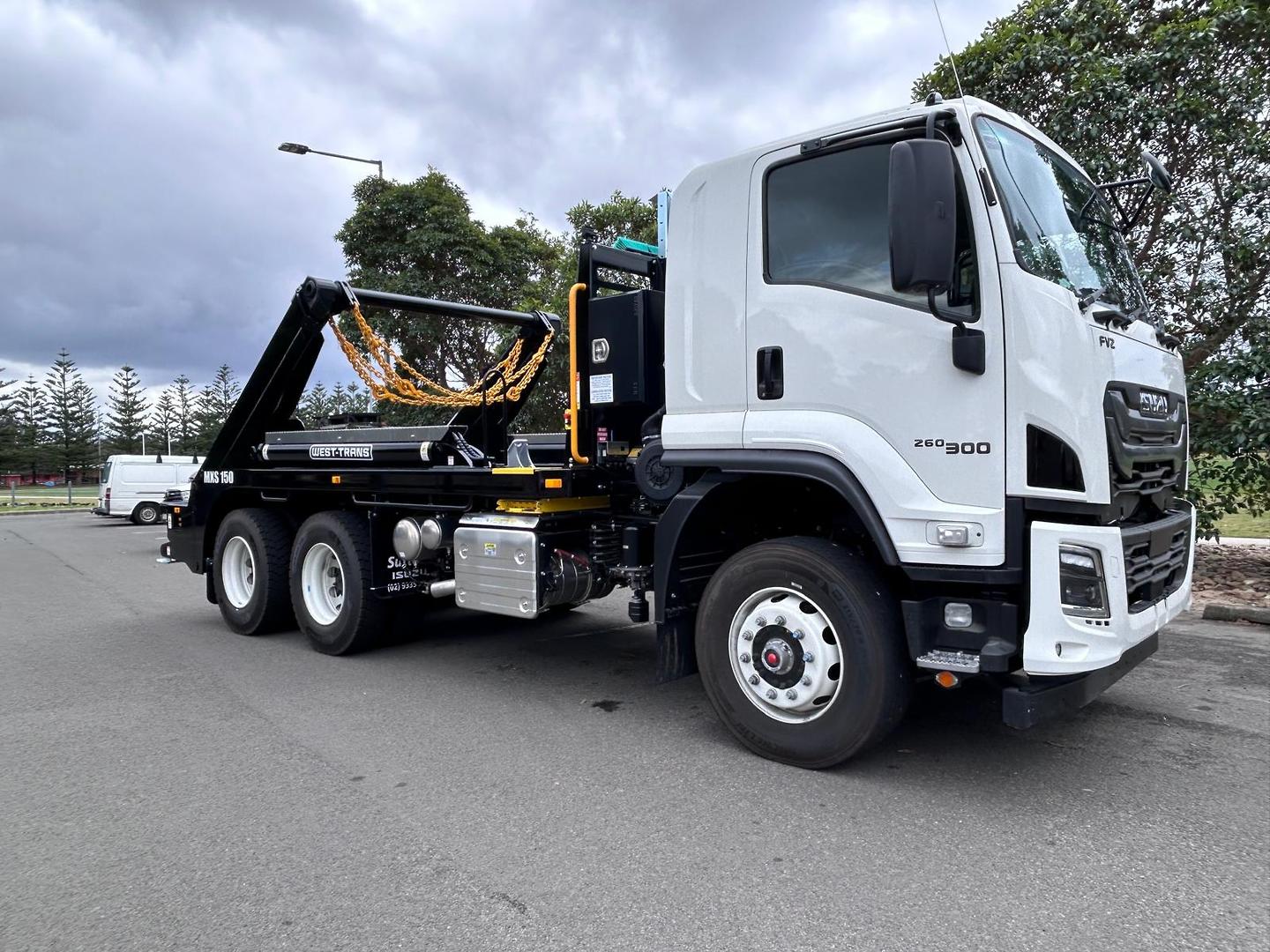 2025 Isuzu F Series FVZ 260-300 AT R46 West Trans MX150 image 2