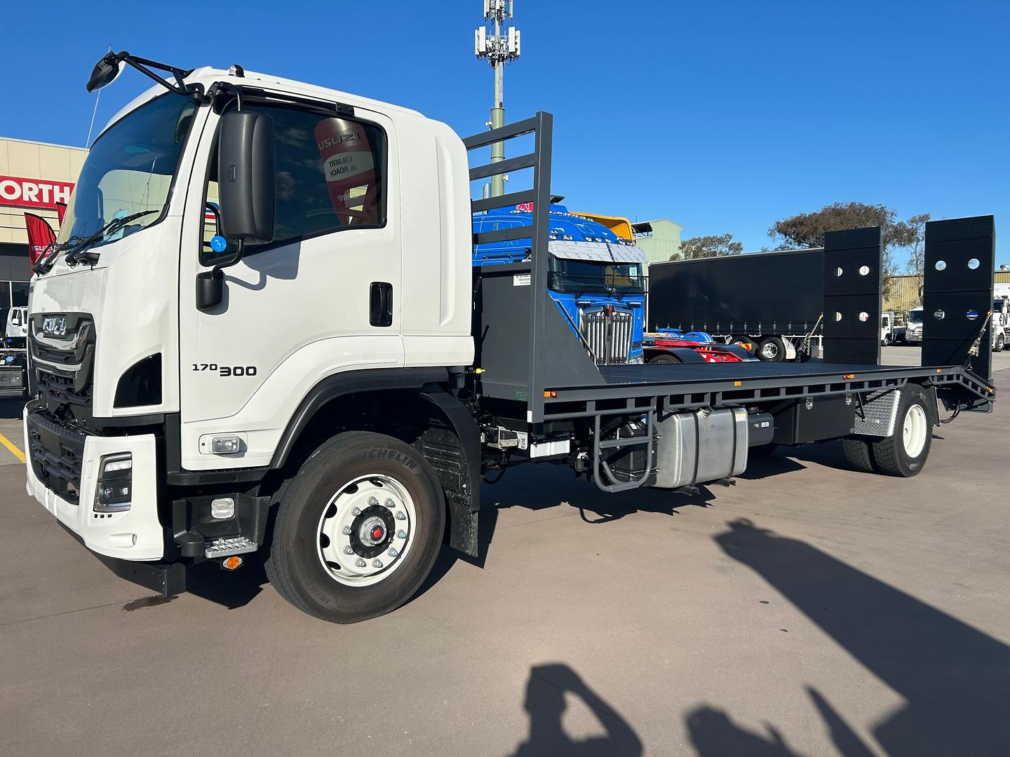 2025 Isuzu FVD 170-300 AT R70 Beavertail FVD 170-300 AT R70 Beavertail Beavertail image 5