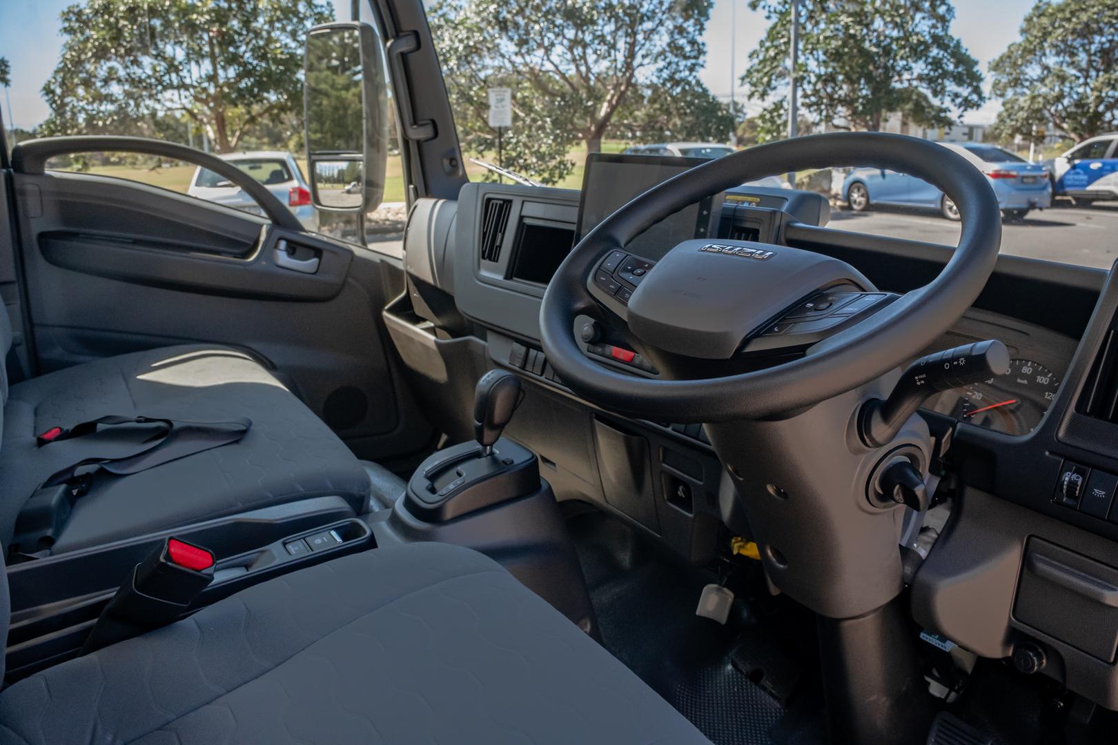 2025 Isuzu N Series NPR 45/65-175 DT D28 Tradepack image 9