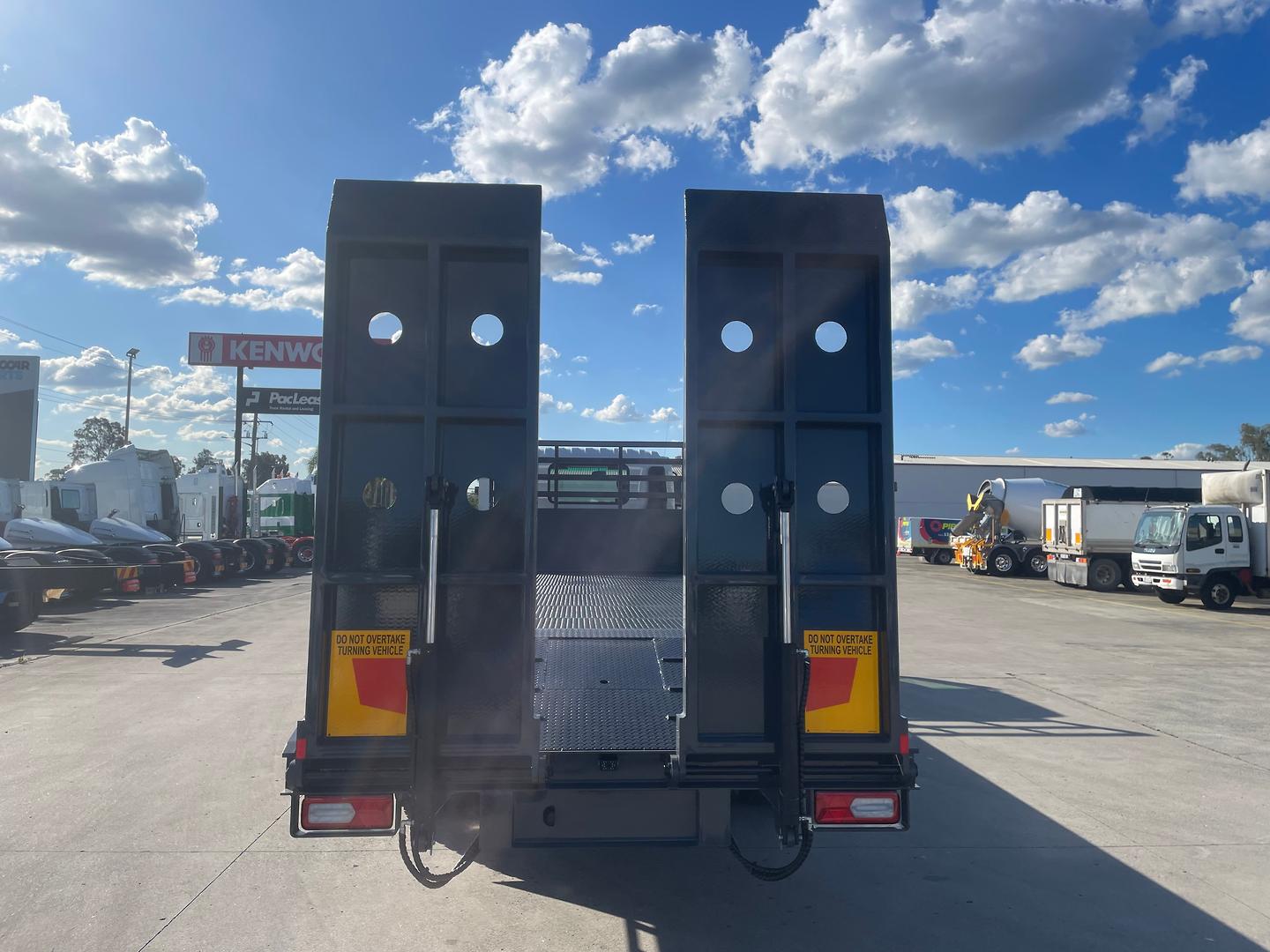 2025 Isuzu FVD 170-300 AT R70 Beavertail FVD 170-300 AT R70 Beavertail Beavertail image 14