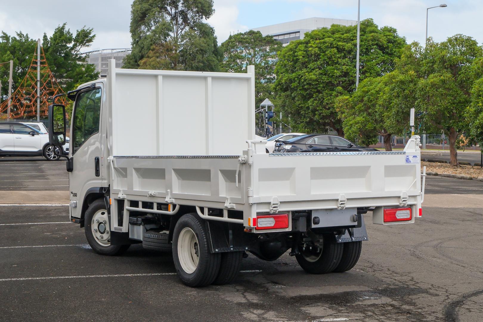 2025 Isuzu N Series NLR 45-150 DT D25 Tipper image 6
