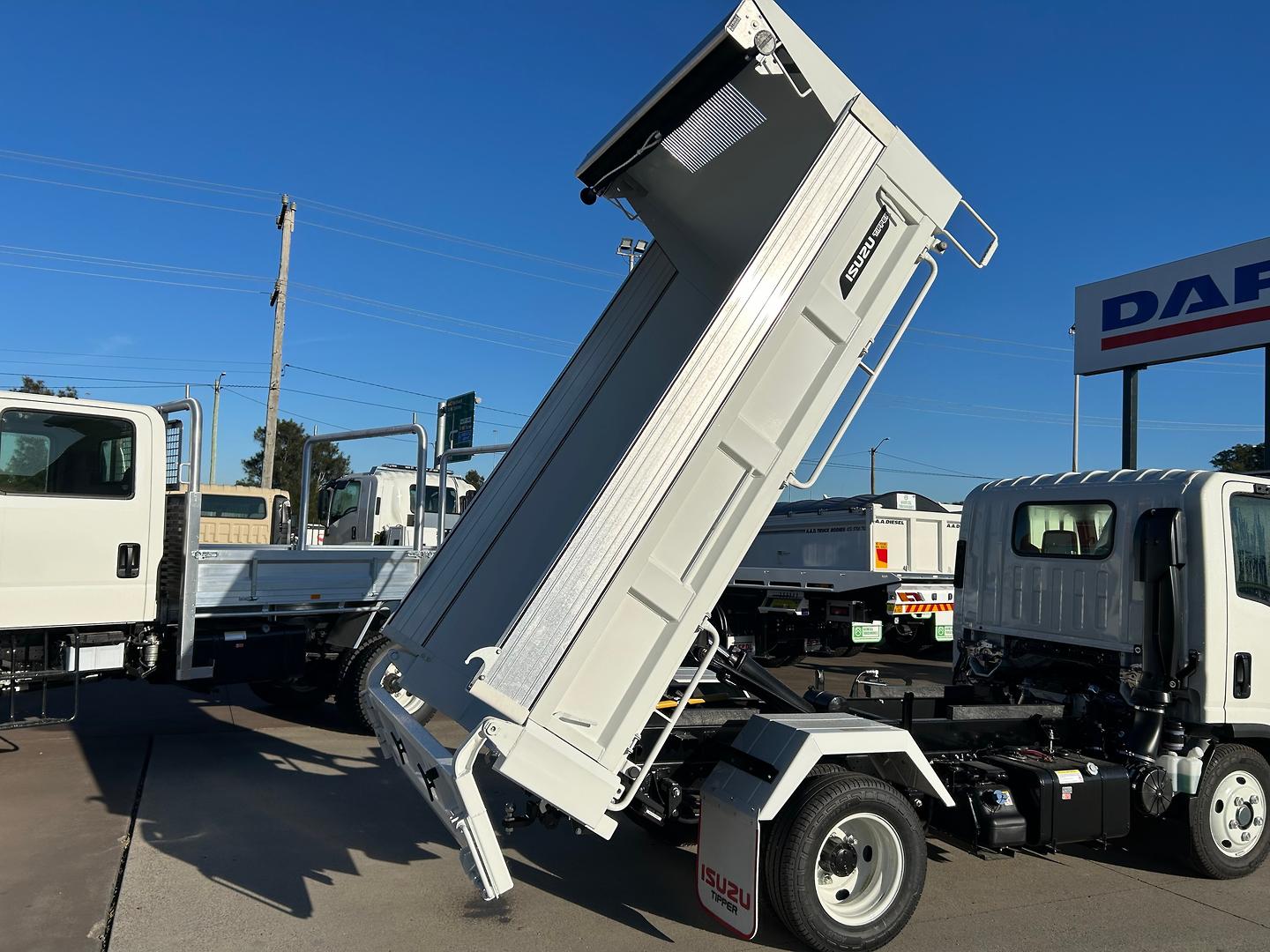 2026 Isuzu N Series NLR 45-150 DT D25 Tipper Tipper image 13