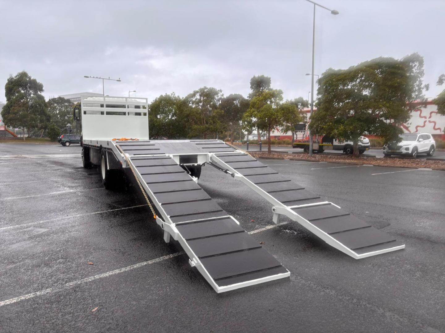 2025 Isuzu F Series FVD 170-300 AT R60 Kimber Trailers Beaver Tail image 14