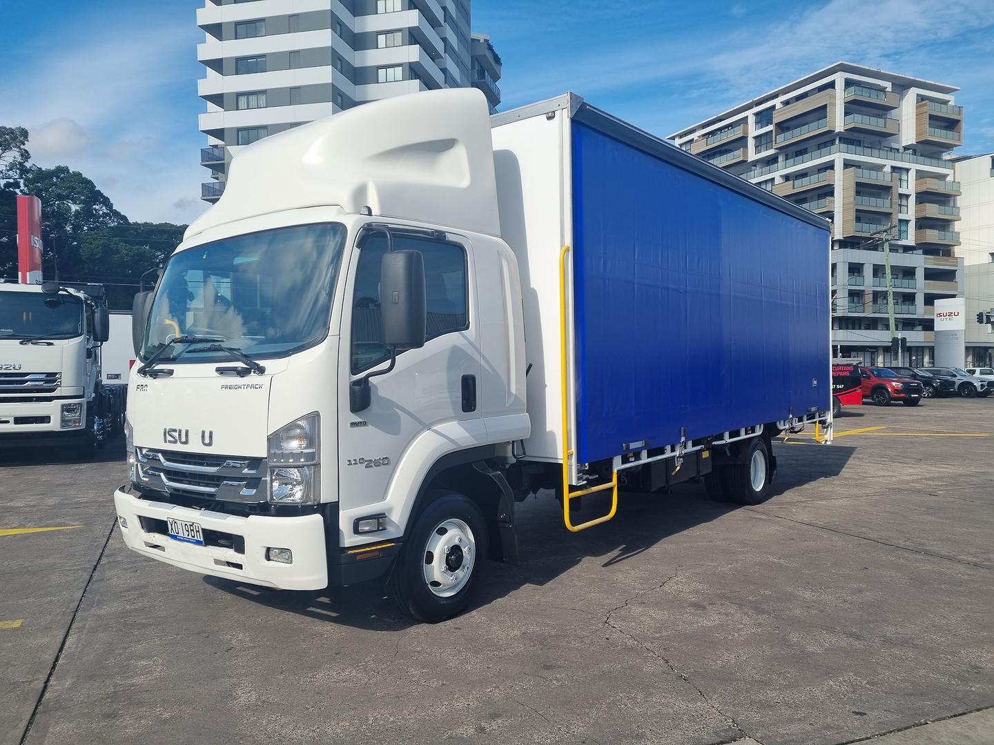 2021 Isuzu F Series FRR110-260 Freightpack image 3
