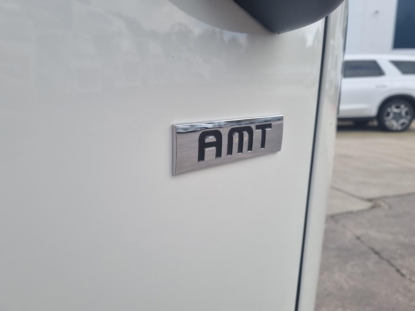 2022 Isuzu N Series NPR 75-190 image 12