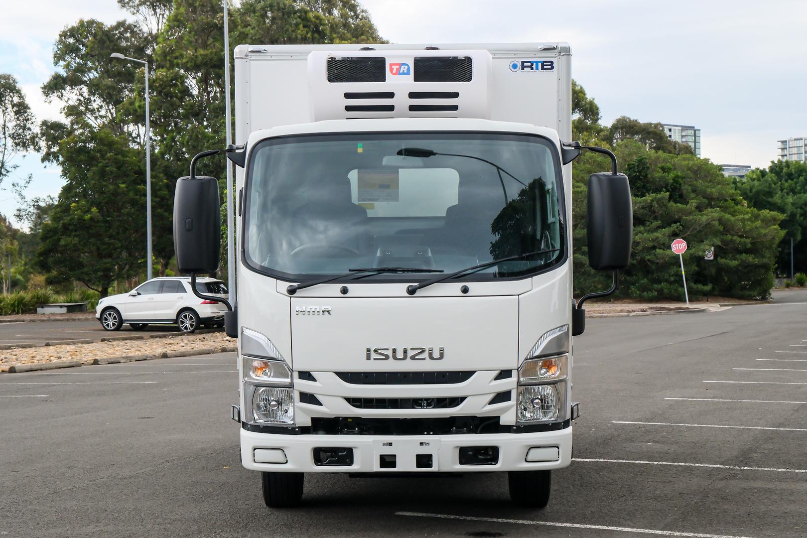 2025 Isuzu N Series NMR 60/45-150 RTB Fridge Truck image 4