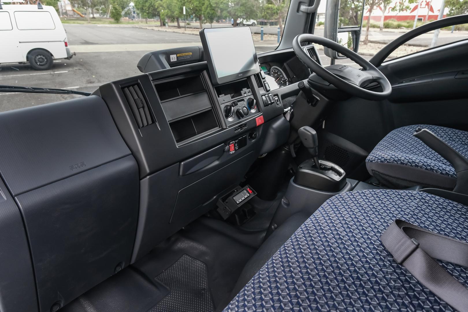 2025 Isuzu N Series NMR 60/45-150 RTB Fridge Truck image 8