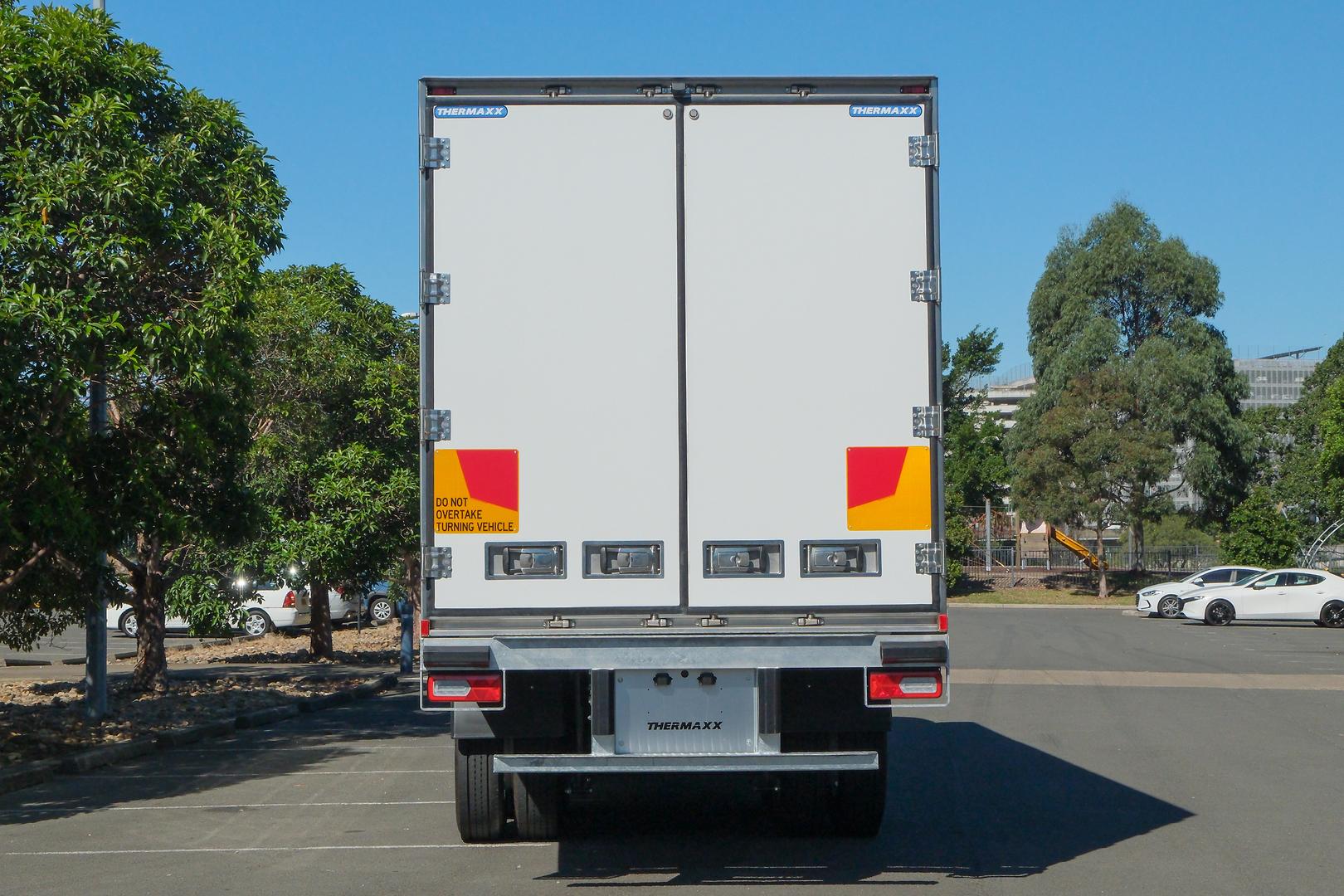 2025 Isuzu F Series FVL 260-300 AT R67 TRS 14 Pallet Fridge Body and Fridge image 5