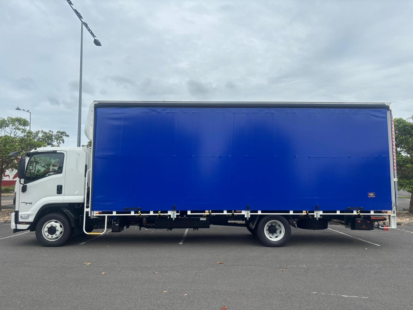 2025 Isuzu F Series FSR 140/120-240 AM R56 NEW AGE 12 Pallet Taughtliner and Tailgate image 5