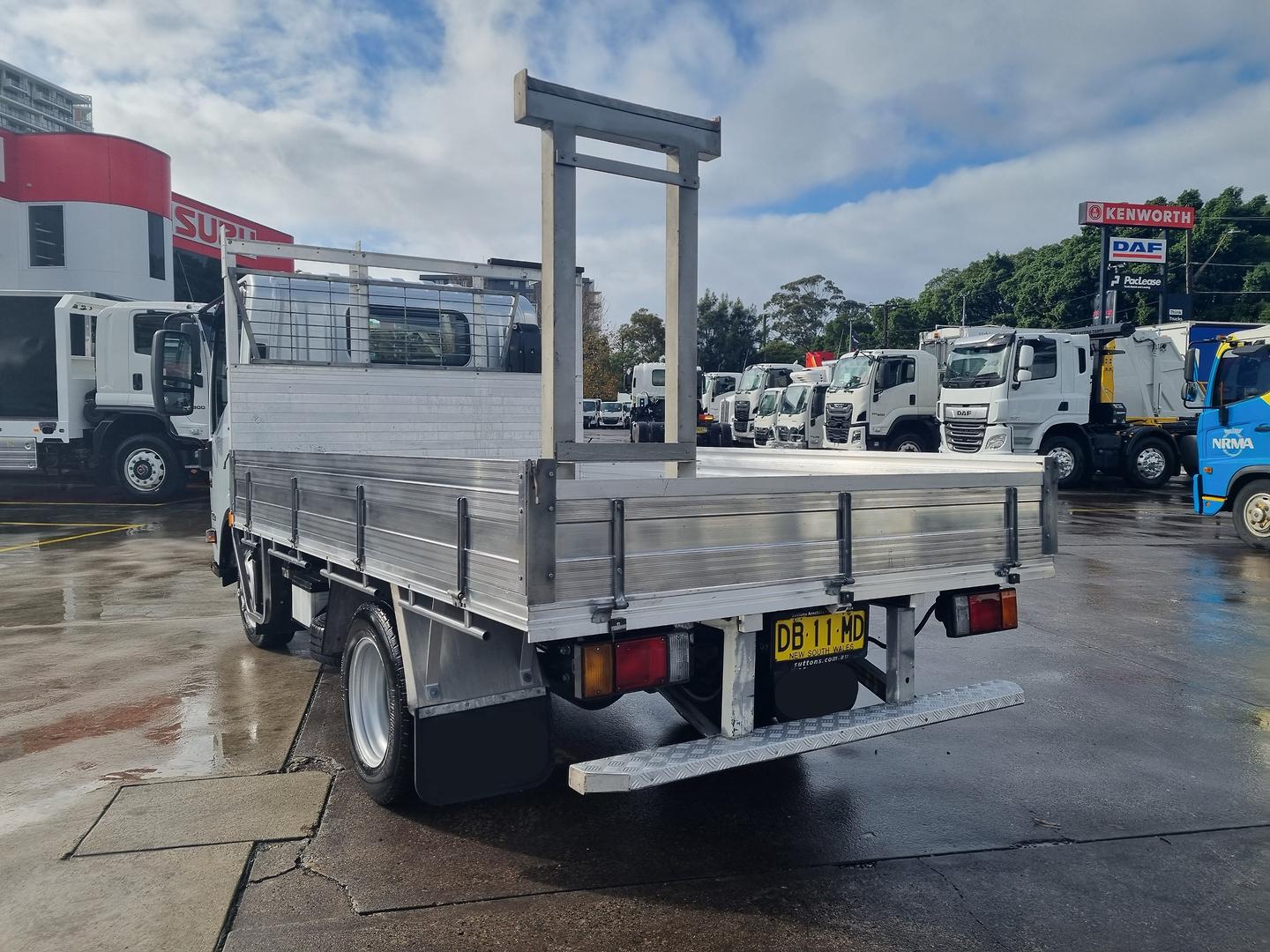2021 Isuzu N Series NLR 45-150 Traypack image 8