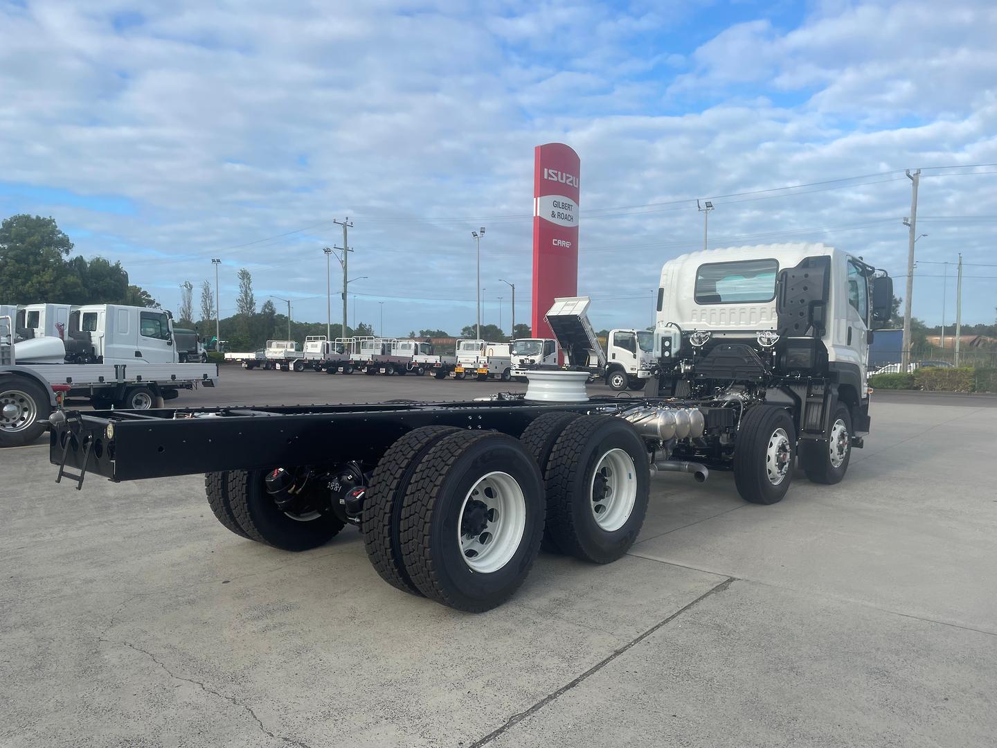 2024 Isuzu F Series FYH300-350 image 7