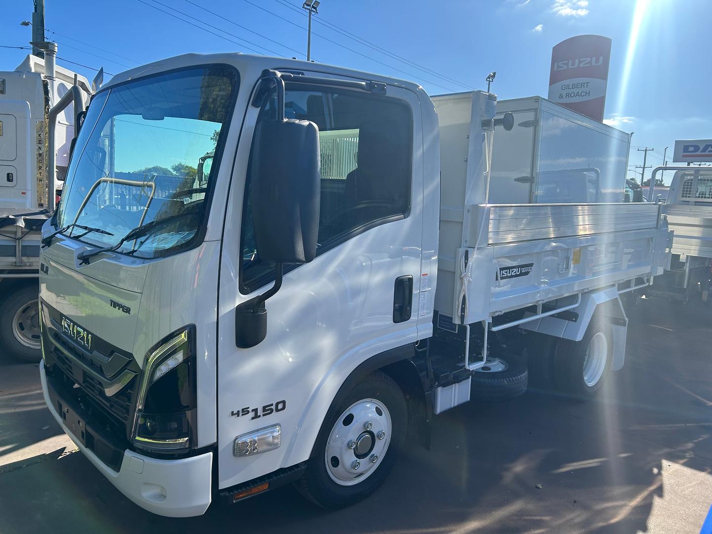 2026 Isuzu N Series NLR 45-150 DT D25 Tipper Tipper image 8