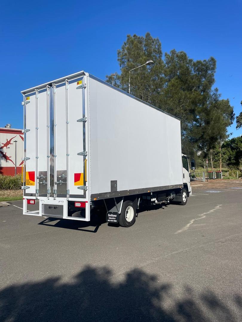 2025 Isuzu F Series FRR 110-240 AM D50 HOMEALLOY 10 Pallet Furniture Pan image 9