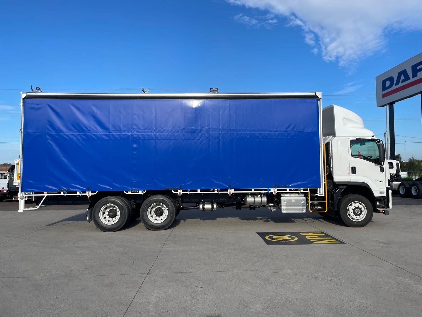 2026 Isuzu F Series FVL 260-300 Freightpack 14 Pallet Curtainsider image 8