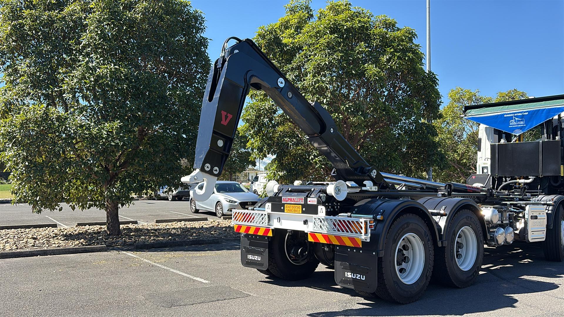 2025 Isuzu F Series FYH 320-355 AT R60 image 9
