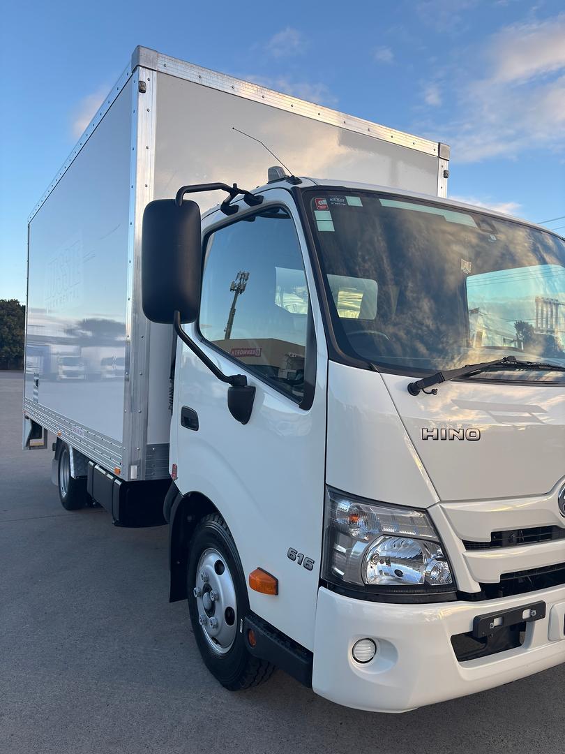 2023 Hino 300 Series 616 Low Klms image 7