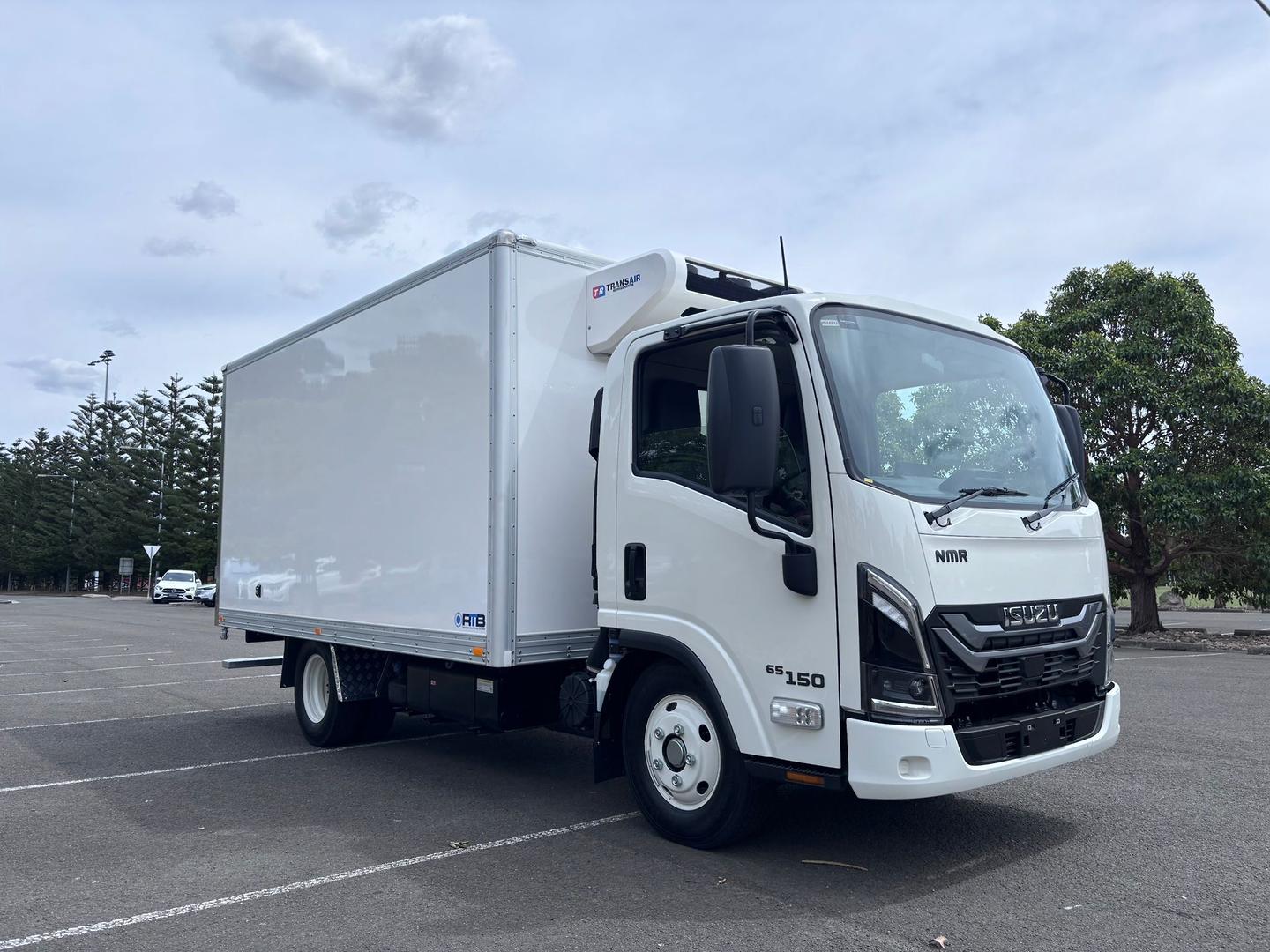 2025 Isuzu N Series NMR 65/45-150 DT D34 RTB Fridge Truck image 4