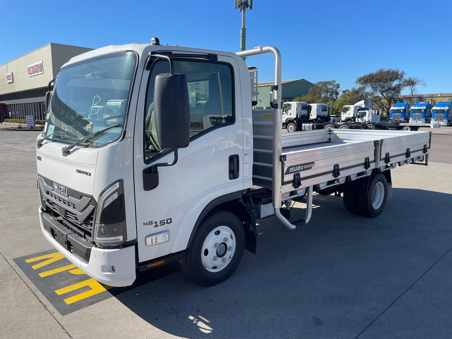 2026 Isuzu N Series NNR 45-150 DT D34 Traypack Traypack image 3