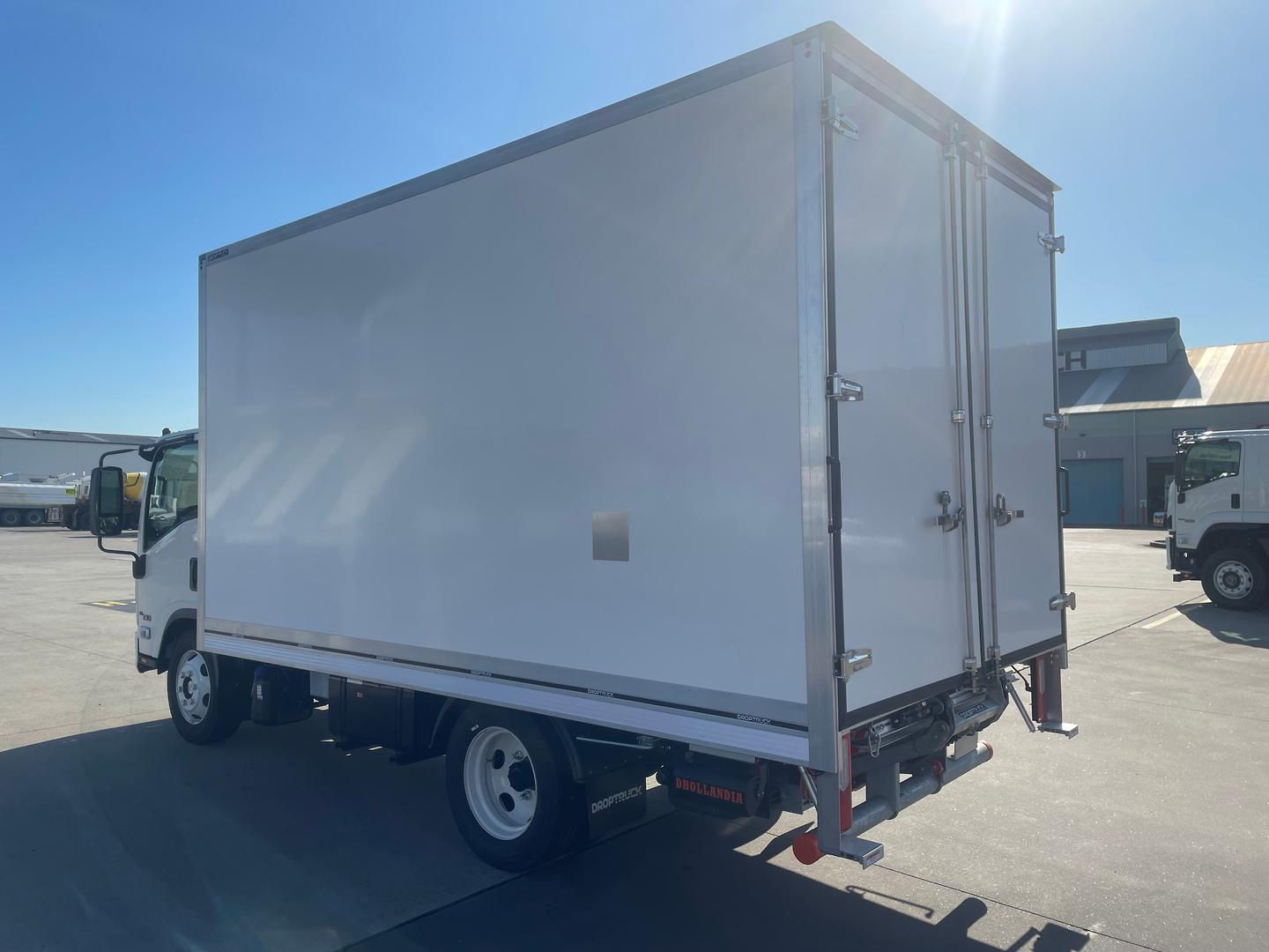 2025 Isuzu NQR 88/80-190 AM NQR 88/80-190 AM D34 PanTech image 5