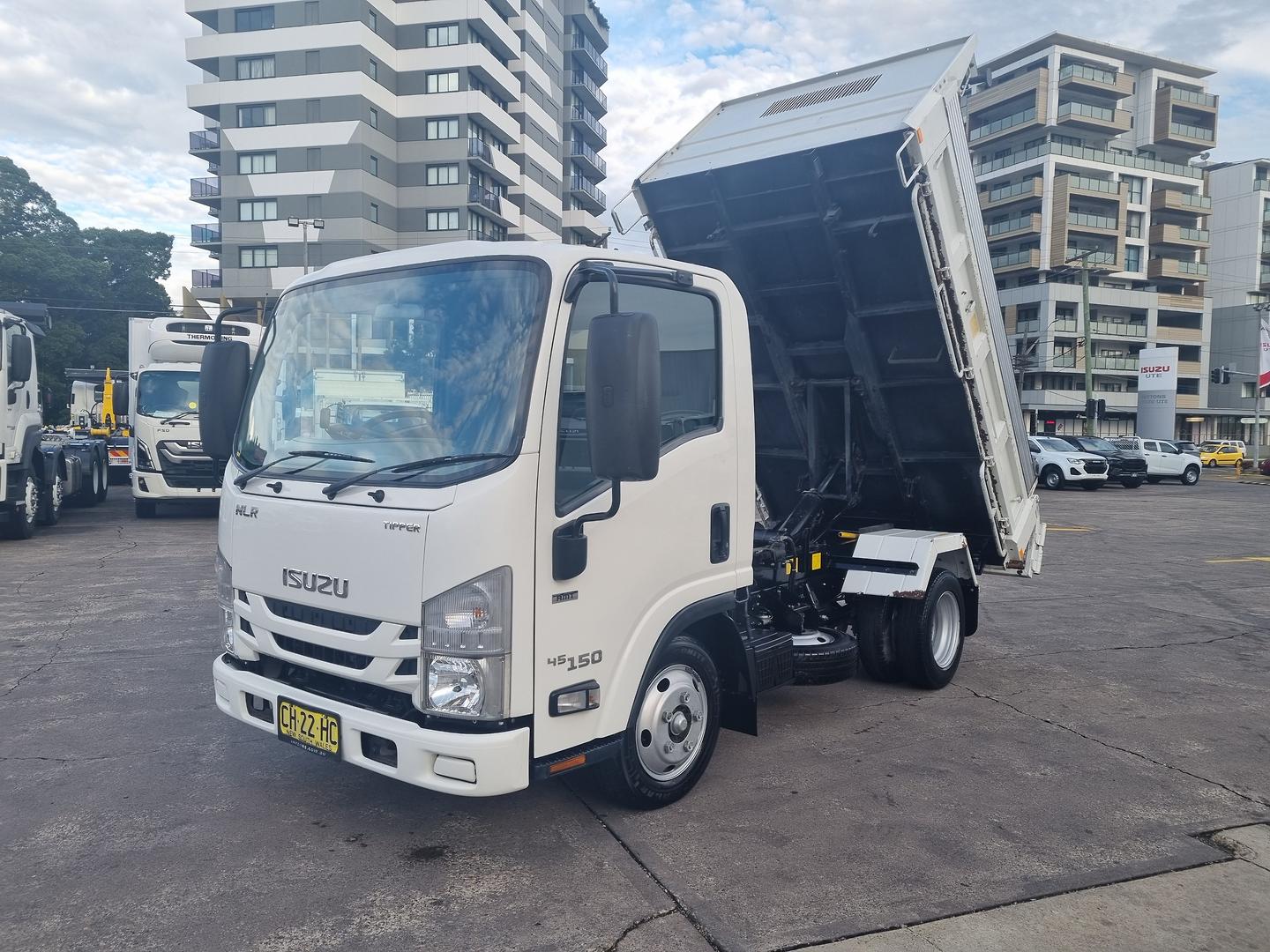 2016 Isuzu N Series NLR 45-150 image 12