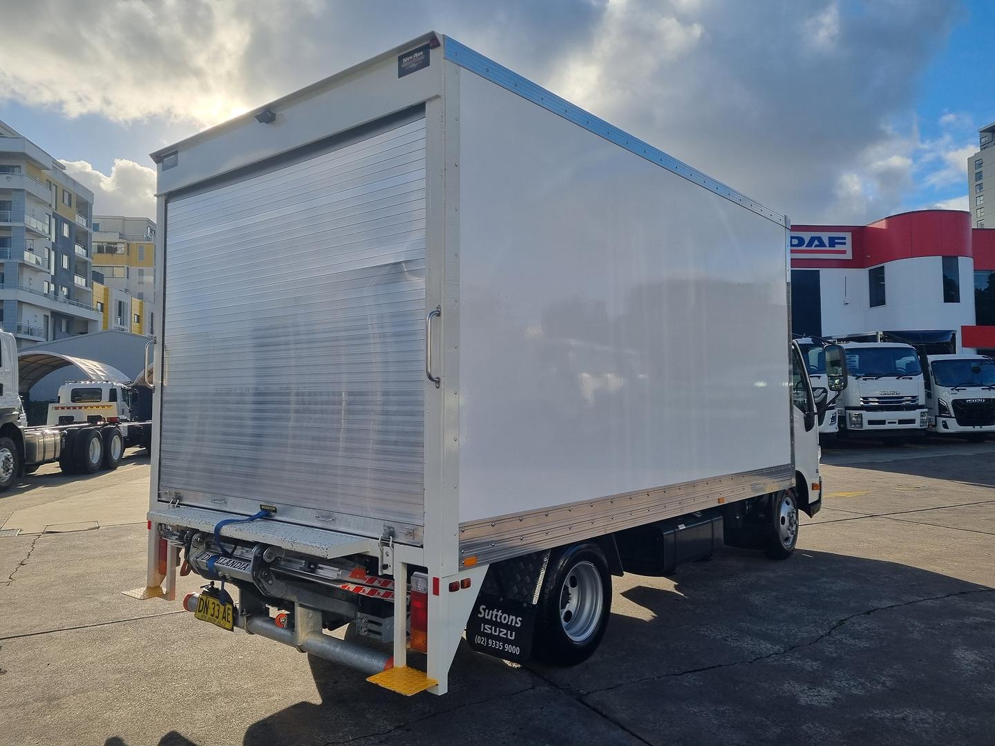 2025 Hino 300 Series 616 image 7