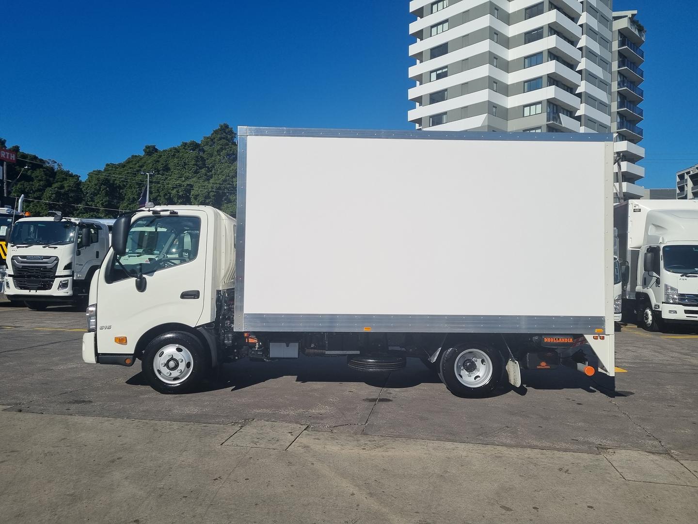 2025 Hino 300 Series 616 image 4