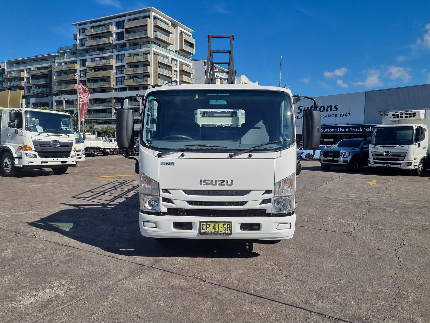 2018 Isuzu N Series NNR 45-150 image 2
