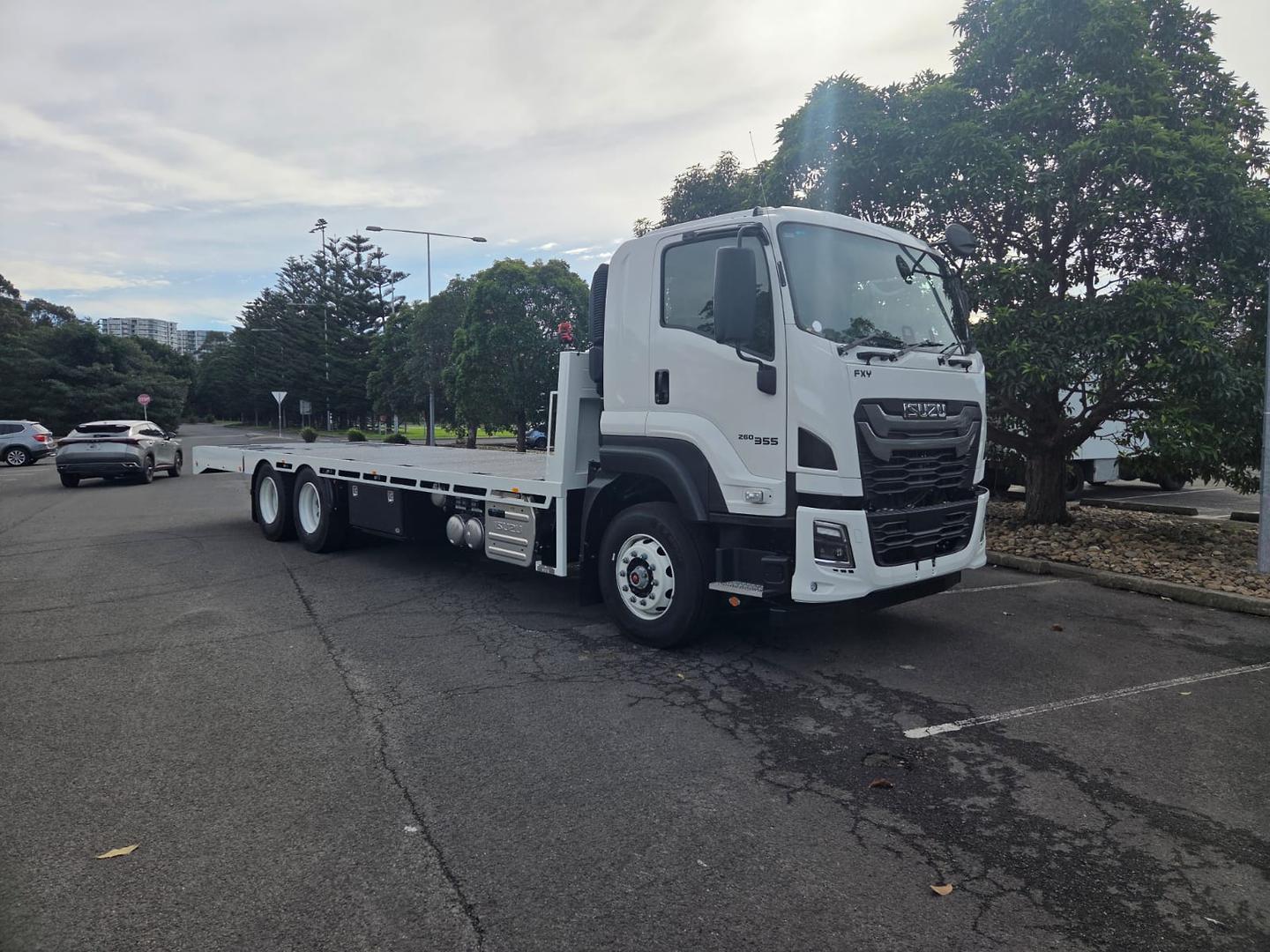 2025 Isuzu F Series FXY 260-355 AT R63 image 9