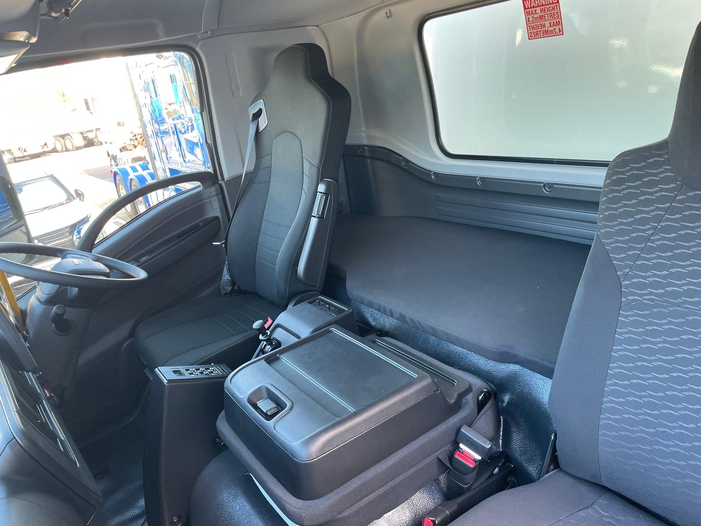 2026 Isuzu F Series FVL 260-300 Freightpack 14 Pallet Curtainsider image 13