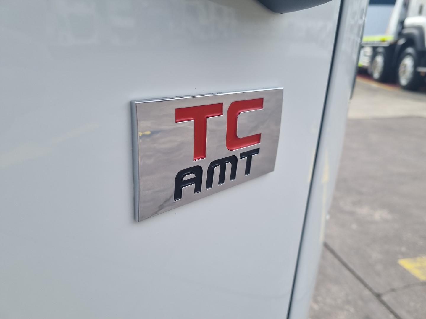 2023 Isuzu N Series NNR 45-150 Vanpack image 12