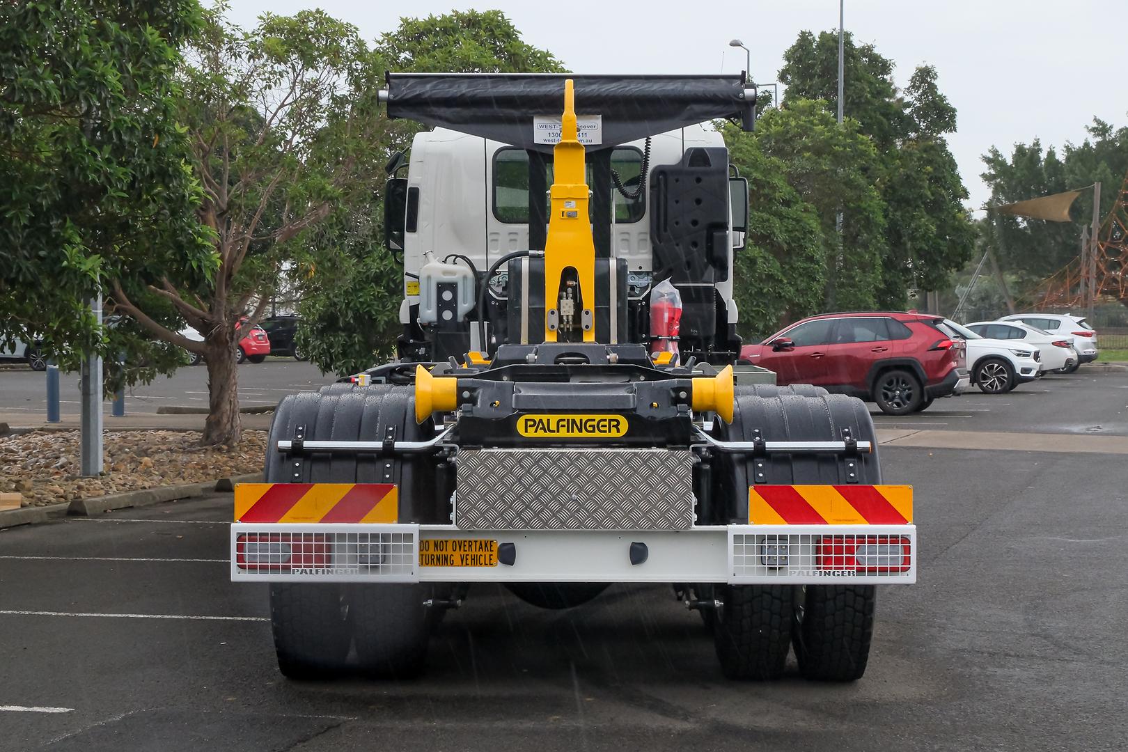 2025 Isuzu F Series FYJ 320-355 AT R60 Palfinger Hook image 4