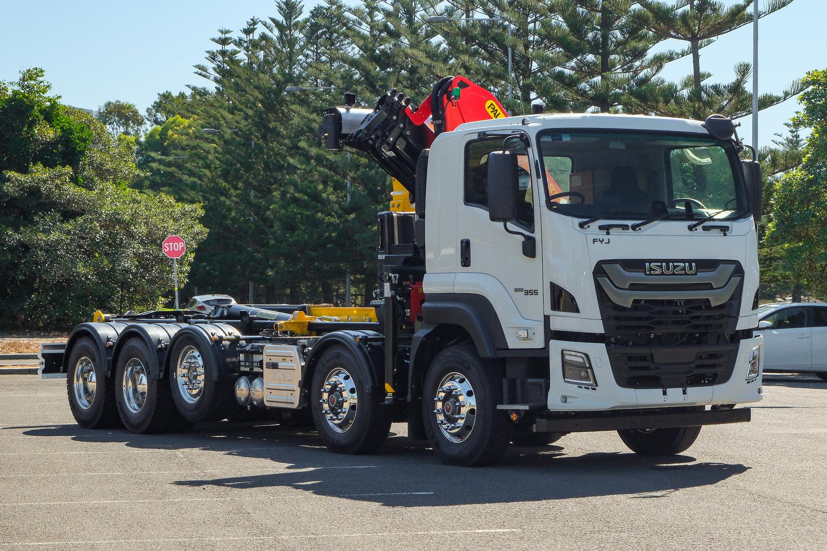 2025 Isuzu F Series FYJ 320-355 AT R67 10x4 Palfinger Hook and Crane Combo image 6