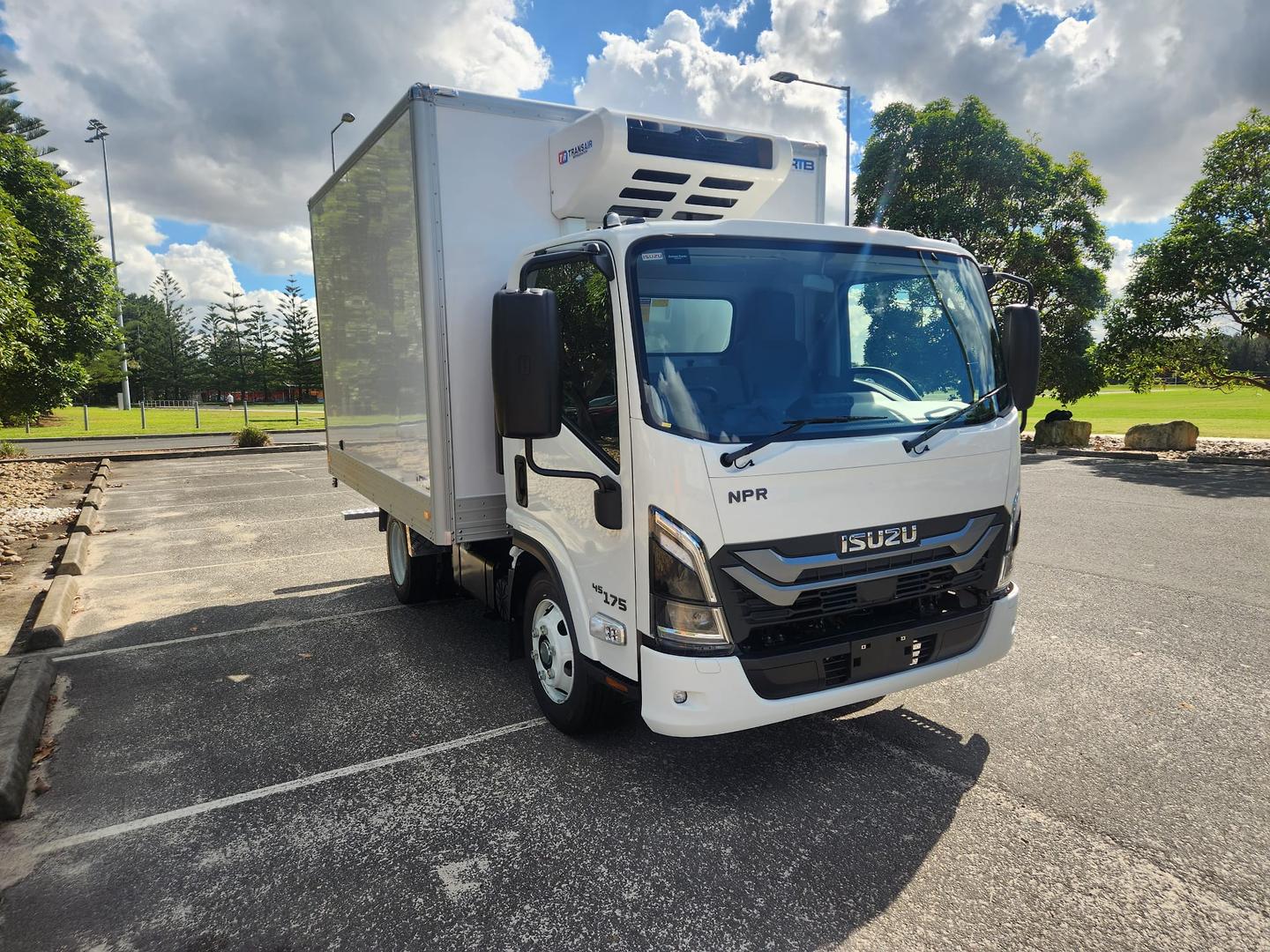 2025 Isuzu N Series NPR 45/65-175 DT D28 4 Pallet Fridge Truck image 3