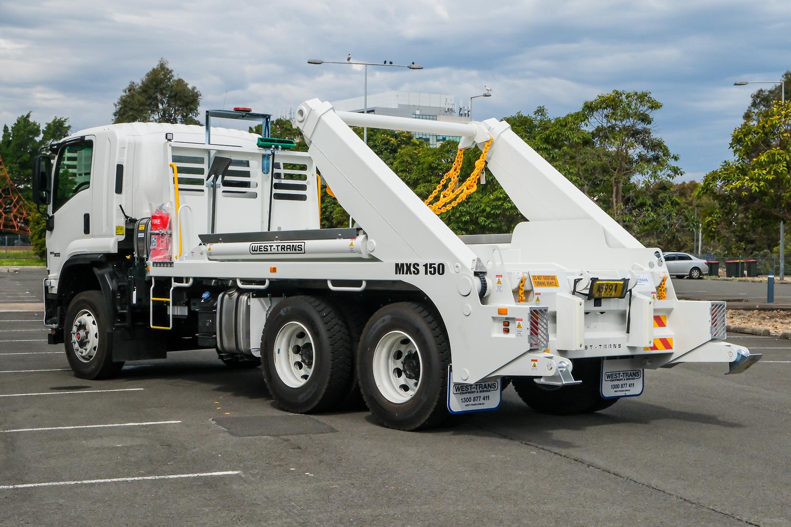 2025 Isuzu F Series FVZ 260-300 AT R46 Skip Bin Lifter image 2