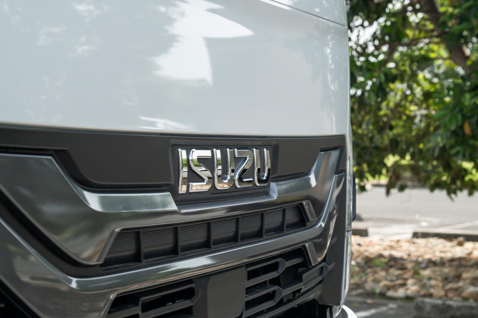 2025 Isuzu N Series NMR 65/45-150 DT D25 Trans Alloy Tray Body image 6