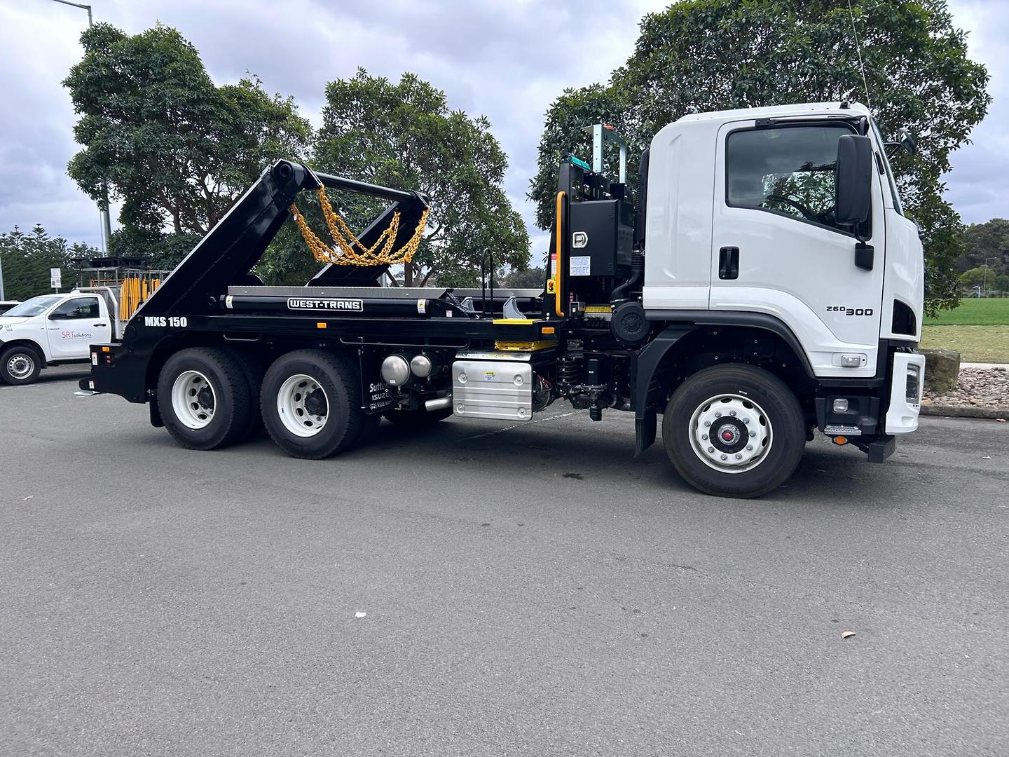 2025 Isuzu F Series FVZ 260-300 AT R46 West Trans MX150 image 3