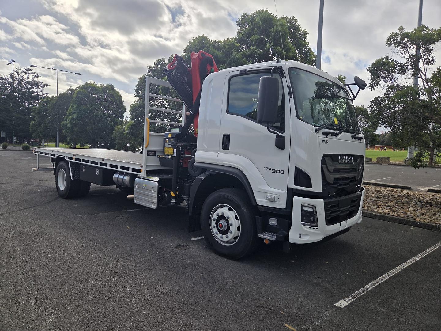 2025 Isuzu F Series FVR 170-300 AT R60 Palfinger Front Mount Crane10 pallet Tabletop image 4